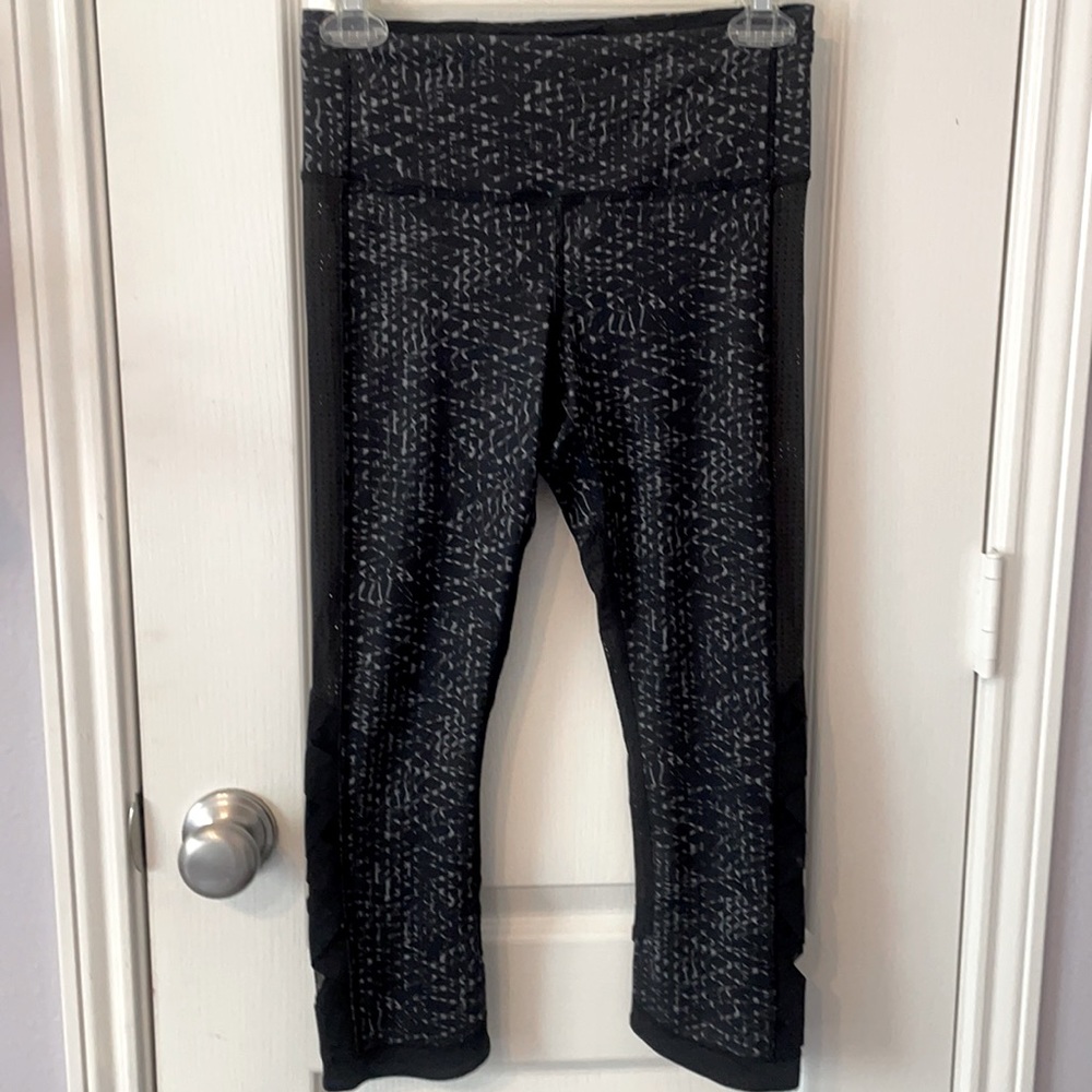 Lululemon Var-city Crop Samba Snake Luxtreme